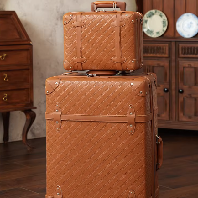OSO Vintage Expandable PU Luggage (20")